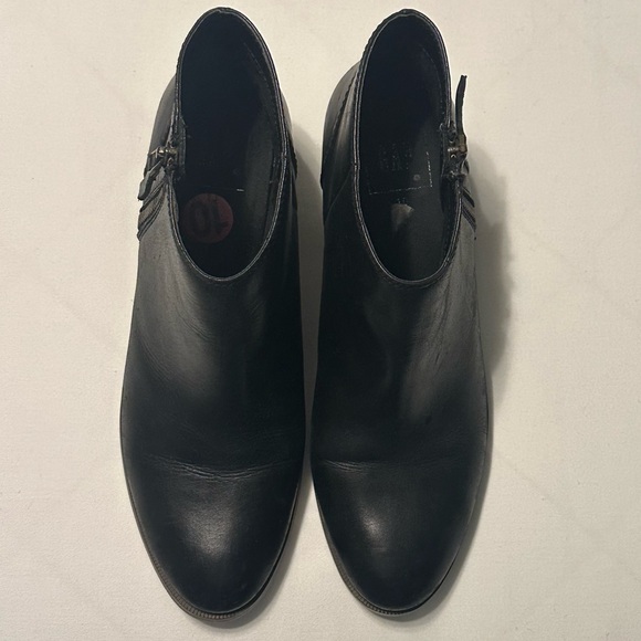 Vintage Gap Black Side Zipper Ankle Boot - Picture 8 of 11